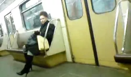 Собака зайнята тим, що здається дилеру за порно фільми з сюжетом гроші